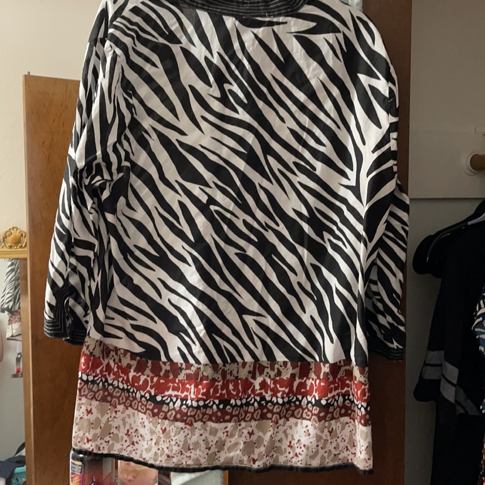 Zebra 🦓 top - Picture 3 of 5